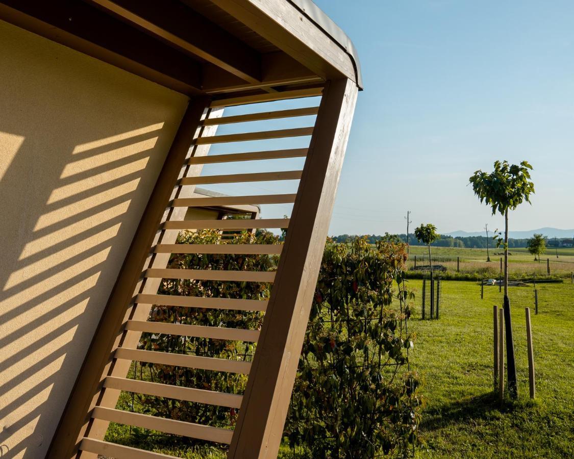 Fortun Estate - Apartmaji Ob Reki Kolpi Metlika Εξωτερικό φωτογραφία